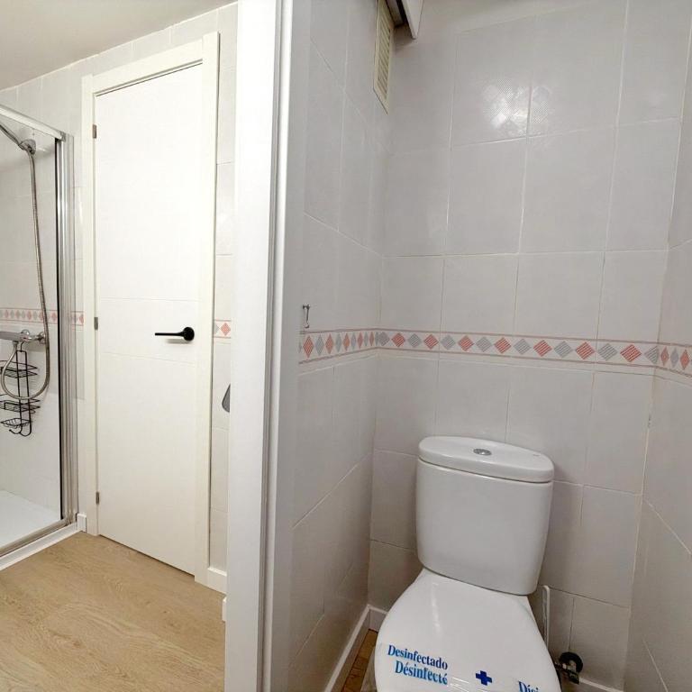 DOMuum Holidays - MARATHON - Two-Bedroom Apartment - 17