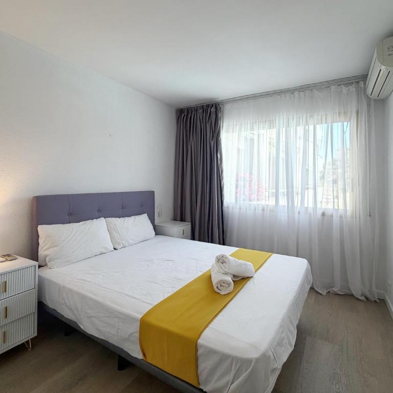DOMuum Holidays - MARATHON - Two-Bedroom Apartment - 13