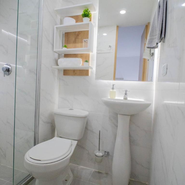 Sea y Lagoon View 3 Hab Premium Comfort - Three-Bedroom Apartment - 4
