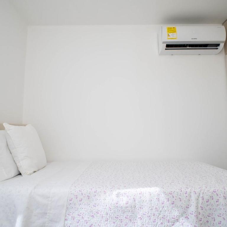 Sea y Lagoon View 3 Hab Premium Comfort - Three-Bedroom Apartment - 12