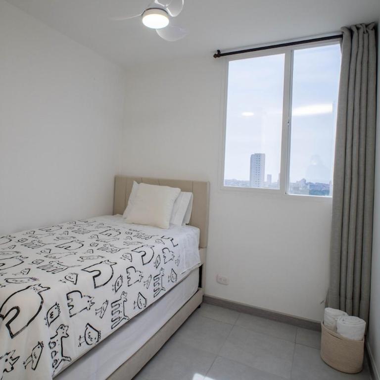 Sea y Lagoon View 3 Hab Premium Comfort - Three-Bedroom Apartment - 13