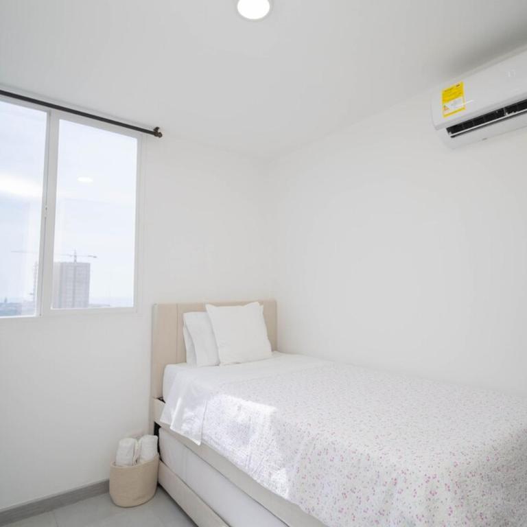 Sea y Lagoon View 3 Hab Premium Comfort - Three-Bedroom Apartment - 22