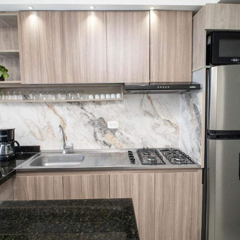 Sea y Lagoon View 3 Hab Premium Comfort - Three-Bedroom Apartment - 23
