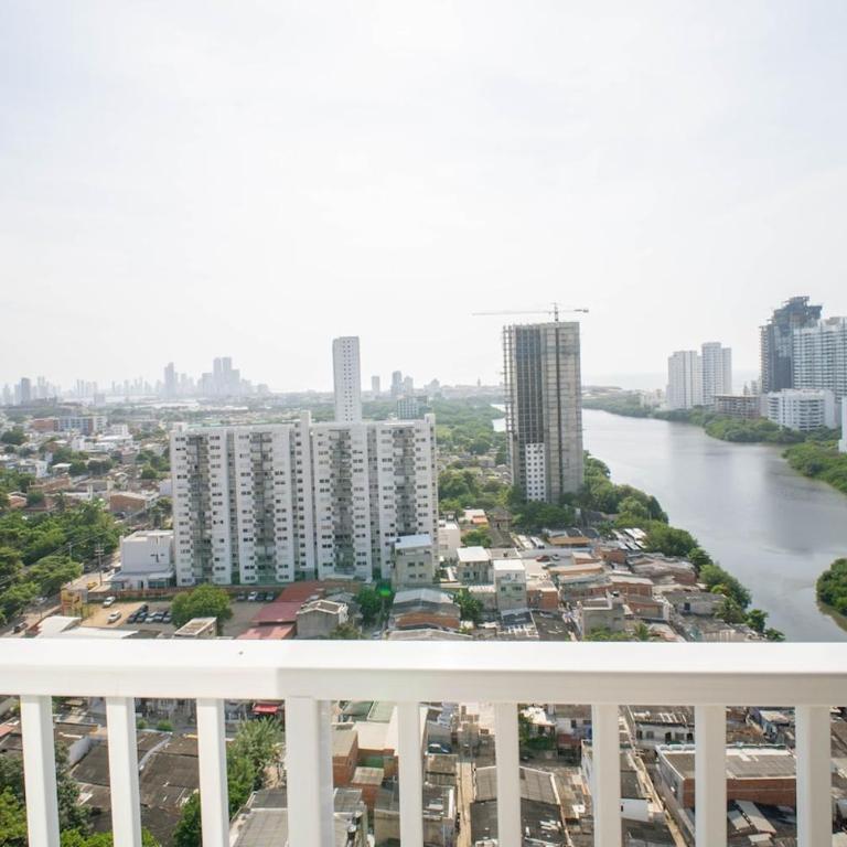 Sea y Lagoon View 3 Hab Premium Comfort - Three-Bedroom Apartment - 25