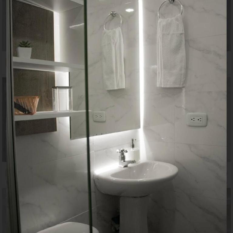 Sea y Lagoon View 3 Hab Premium Comfort - Three-Bedroom Apartment - 28