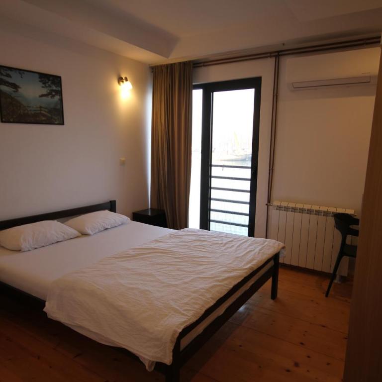 B&B Botel Charlie - Doppel-/Zweibettzimmer mit Aussicht - 9