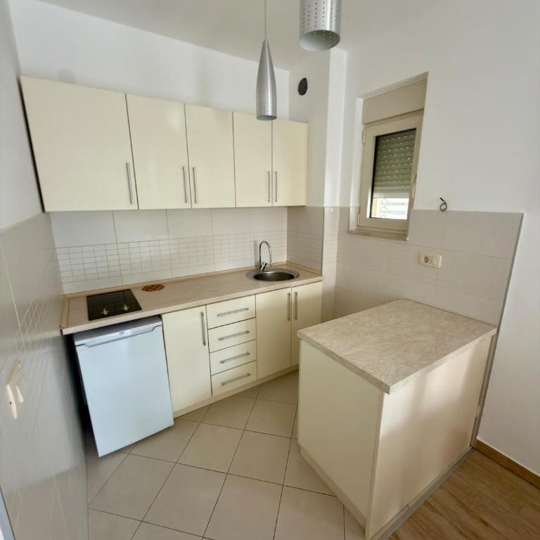 Downtown Cozy Nest - One-Bedroom Apartment - 4