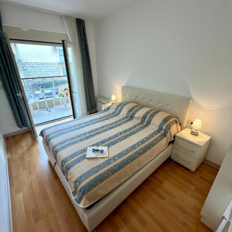 Downtown Cozy Nest - One-Bedroom Apartment - 12