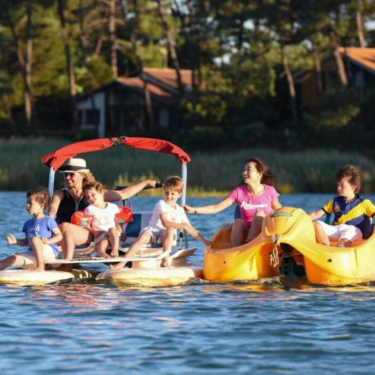 MOBIL-HOME "A13" tout confort avec piscine & lave-linge gratuits - Appartement 3 Chambres - 29