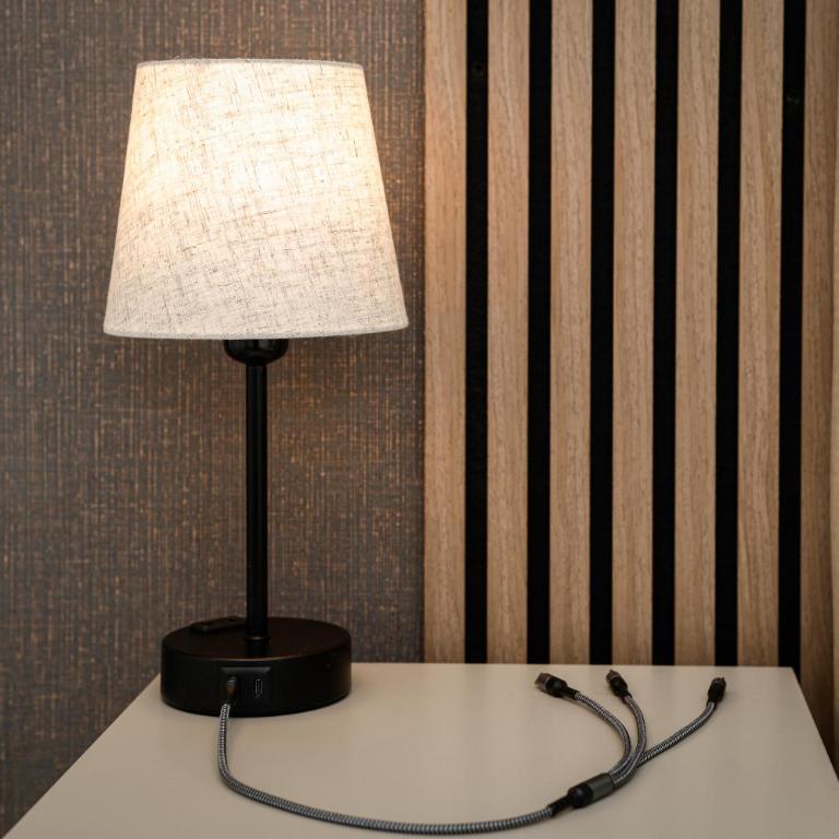 Design-Suite am Bach - 100qm Ruhe, 5 Min zum Bahnhof & aktivCARD - Apartment mit 2 Schlafzimmern und Balkon - 26