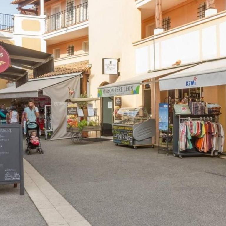 Appartement T2 duplex, centre village, 2 terrasses - Appartement 1 Chambre - 18