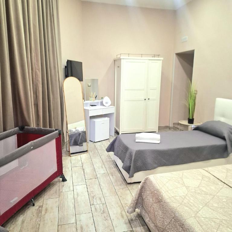 Concept b&b naples- camere moderne con balcone vicino al centro - Camera Familiare con Balcone - 10