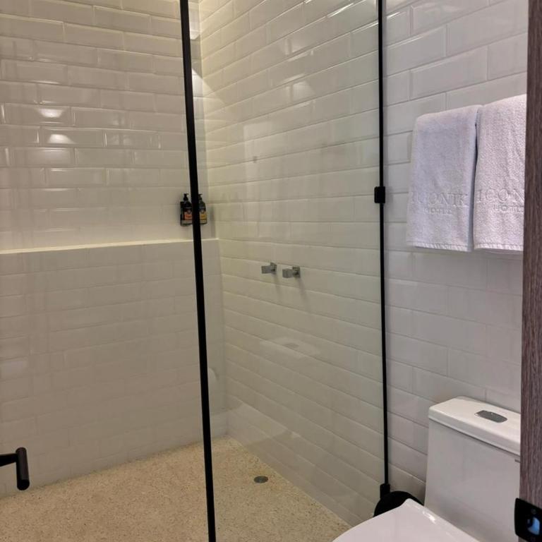 Iconik Hotel - Double Room - 11