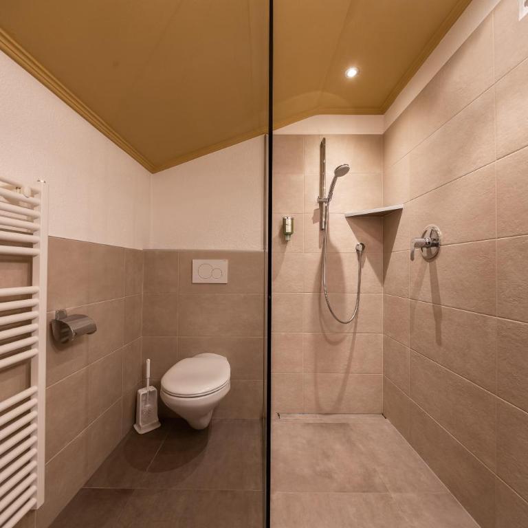 JOHAN - Rooms & Breakfast Merano - Camera Matrimoniale con Balcone (2 Adulti + 1 Bambino) - 2