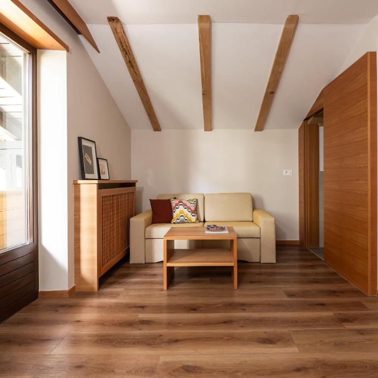 JOHAN - Rooms & Breakfast Merano - Camera Matrimoniale con Balcone (2 Adulti + 1 Bambino) - 7