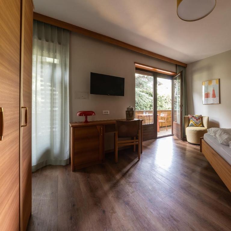 JOHAN - Rooms & Breakfast Merano - Camera Matrimoniale con Balcone - 5