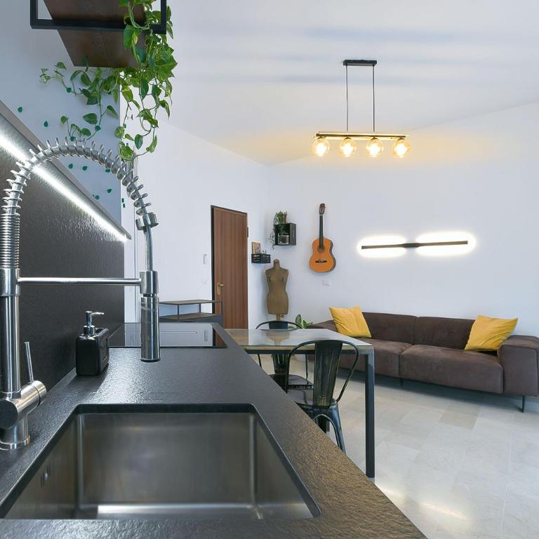 Fabula - Studio & Private Rooms - Studio Apartment with Balcony - 4