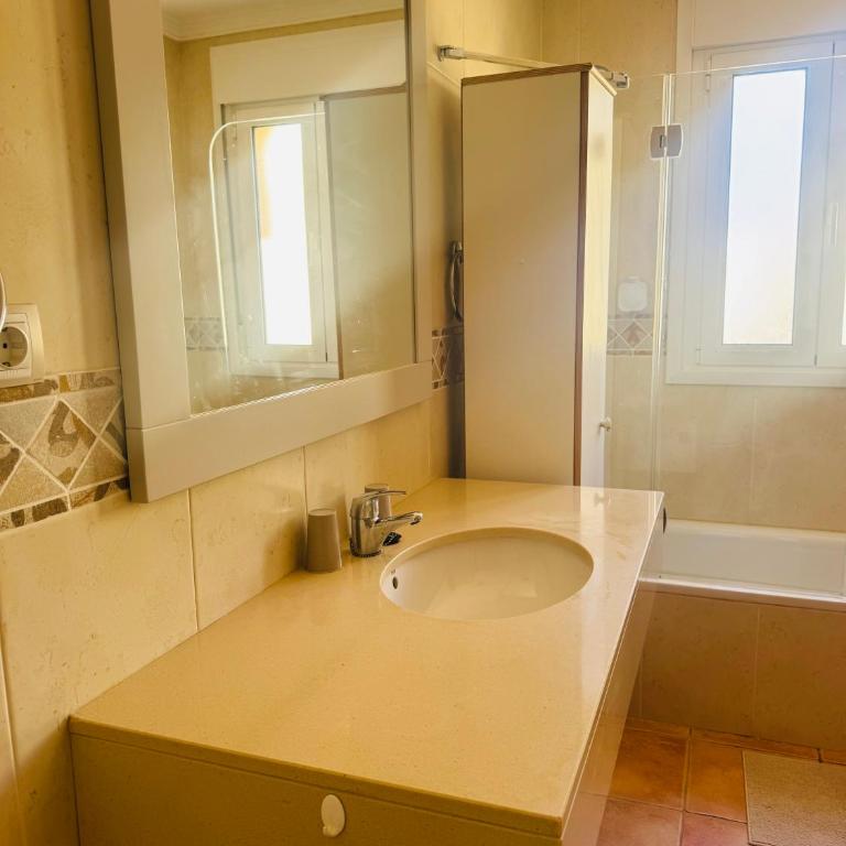 Casa Happyplace - Rooftop - Vue mer - Sunset - Three-Bedroom House - 33