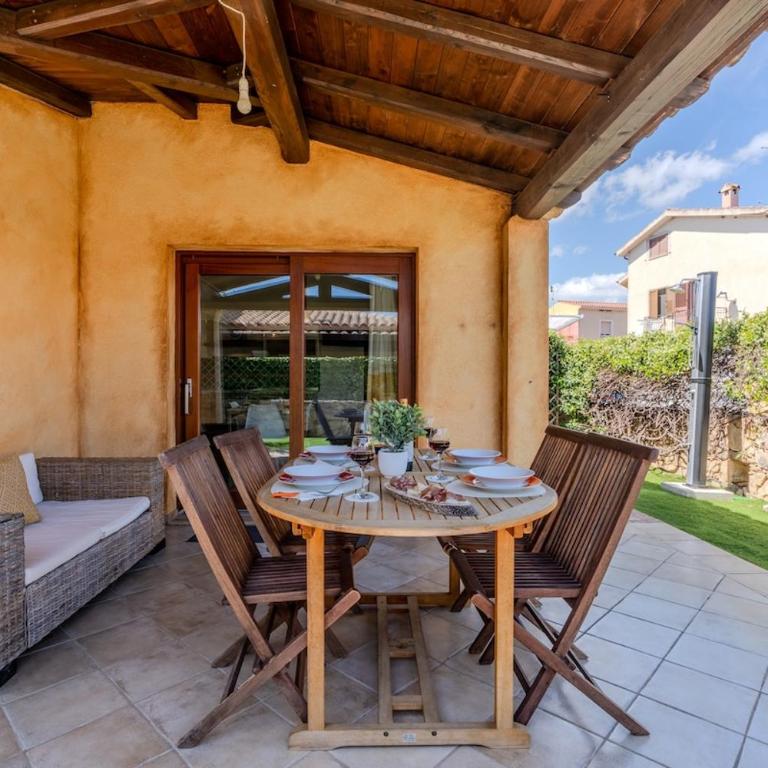 Budoni Centro - Villetta Relax con Giardino - Appartamento con 2 Camere da Letto - 1