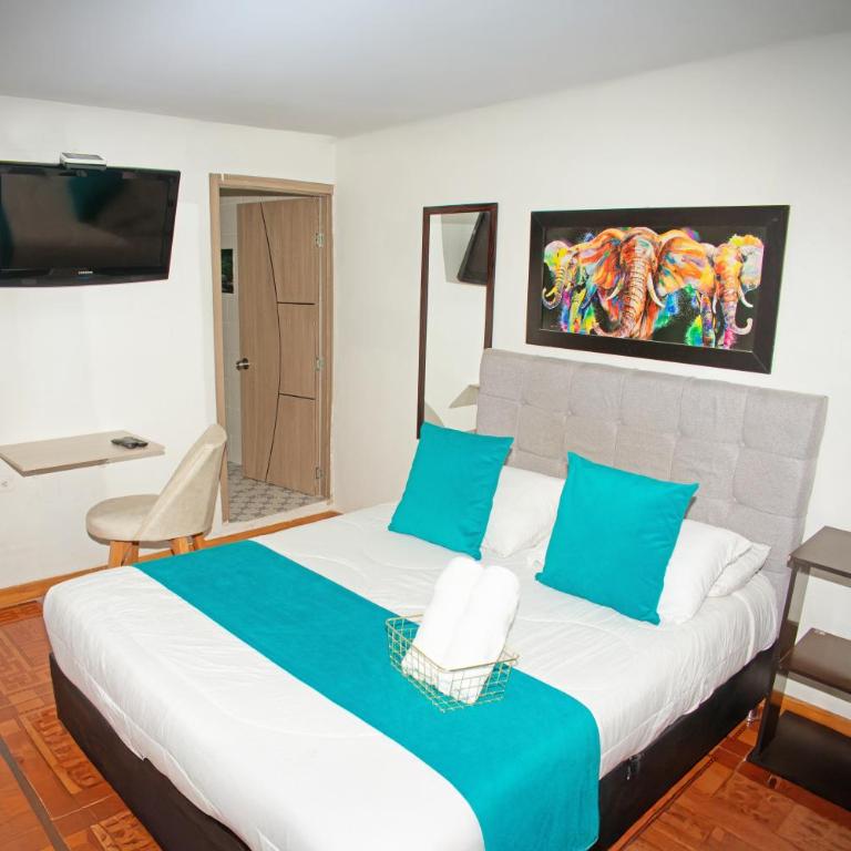 Hotel Flamante Bulevar - Quadruple Room with Bathroom - 12