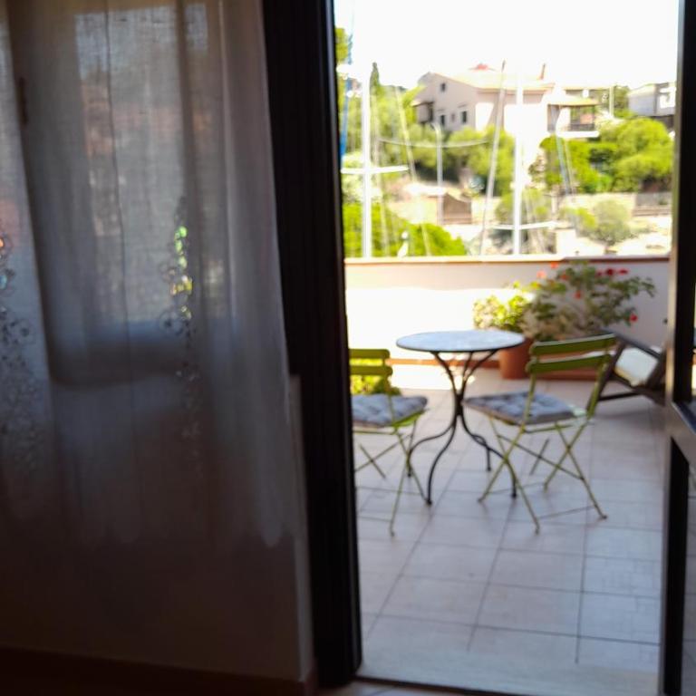 VelaLatina - Deluxe Double Room with Balcony and Sea View - 1