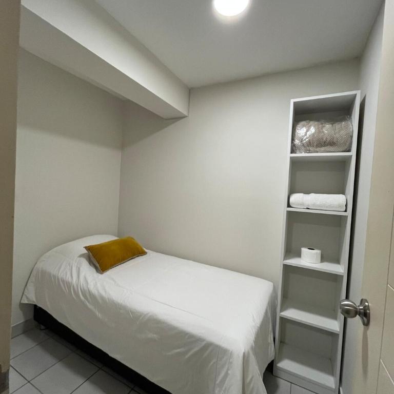 Heart of Miraflores - 4BR - Steps to Kennedy Park - Apartment - 2