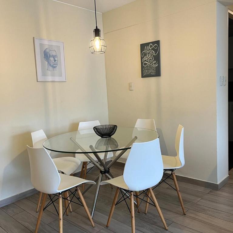 Heart of Miraflores - 4BR - Steps to Kennedy Park - Apartment - 6