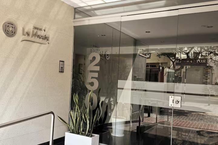 Heart of Miraflores - 4BR - Steps to Kennedy Park - Apartment - 7