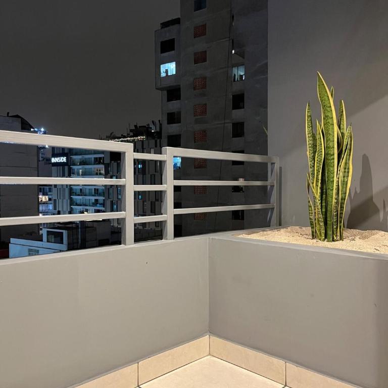 Heart of Miraflores - 4BR - Steps to Kennedy Park - Apartment - 18