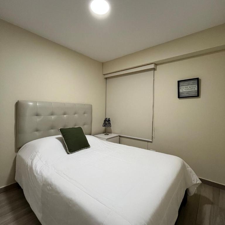 Heart of Miraflores - 4BR - Steps to Kennedy Park - Apartment - 21