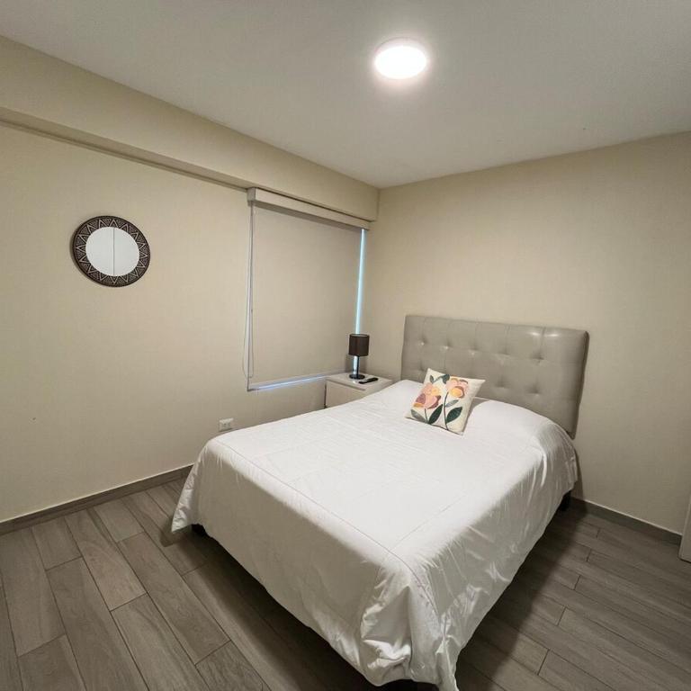 Heart of Miraflores - 4BR - Steps to Kennedy Park - Apartment - 28