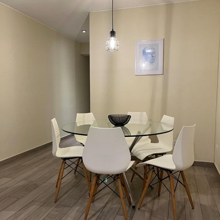 Heart of Miraflores - 4BR - Steps to Kennedy Park - Apartment - 29
