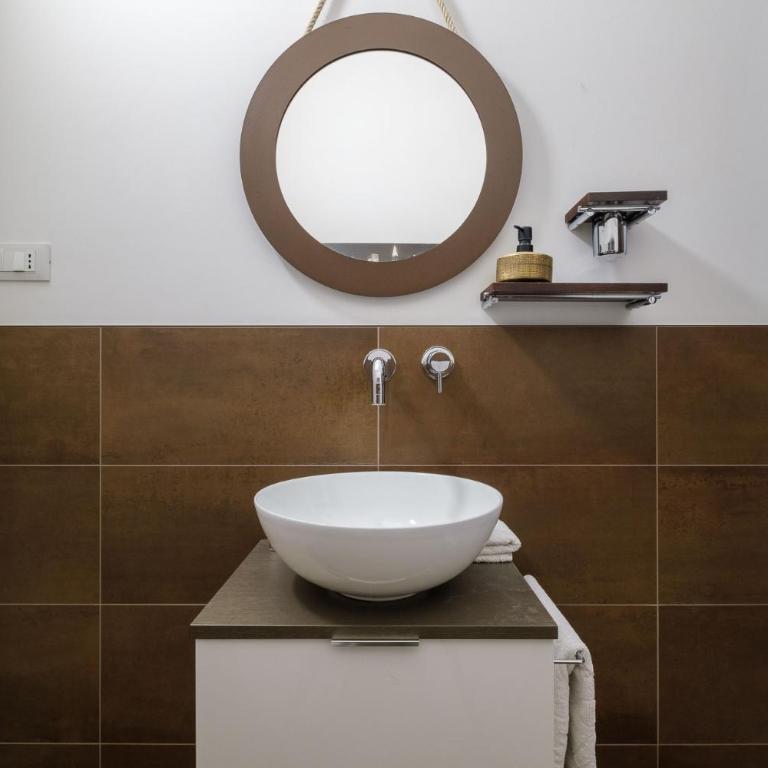 Fabula - Studio & Private Rooms - Double Room with Private External Bathroom - 9