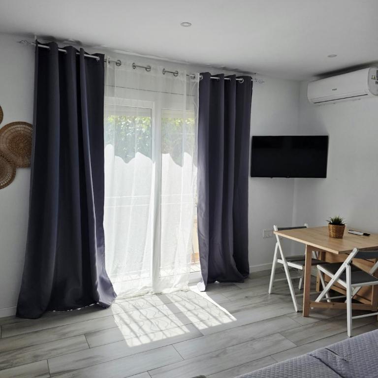 Maris 2 - One-Bedroom Apartment - 5
