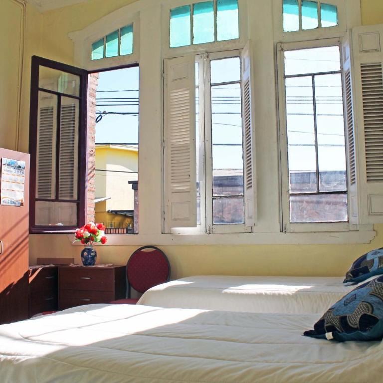 Hostal Koala - Twin Room with Private Bathroom - 1