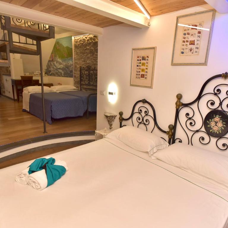 The Vernazza Main Plaza - Rooms & Suites - Family Studio - 1