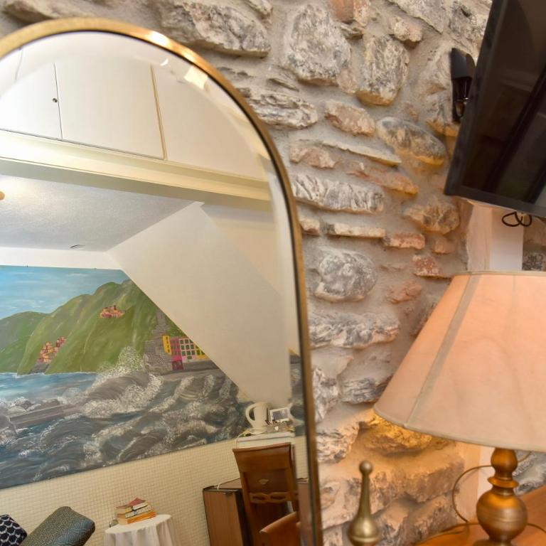 The Vernazza Main Plaza - Rooms & Suites - Family Studio - 14