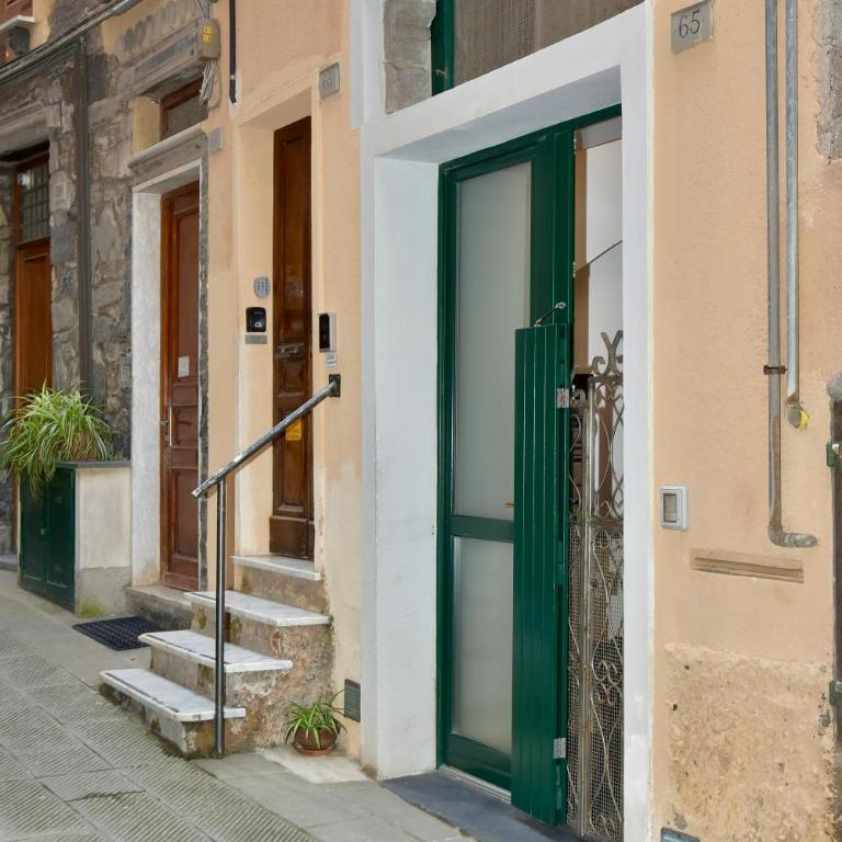 The Vernazza Main Plaza - Rooms & Suites - Family Studio - 13