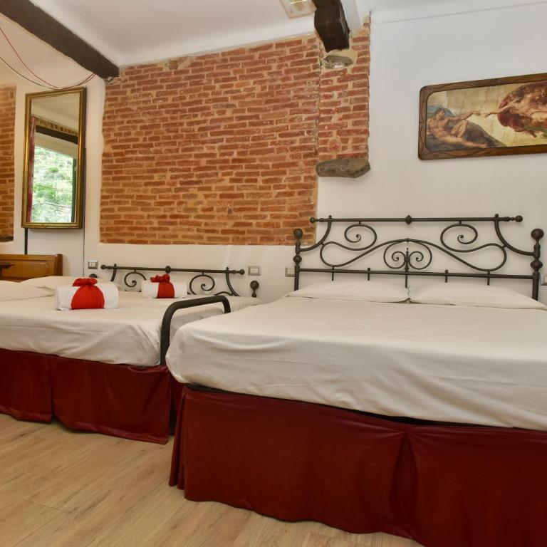 The Vernazza Main Plaza - Rooms & Suites - Family Room with Sea View - 5