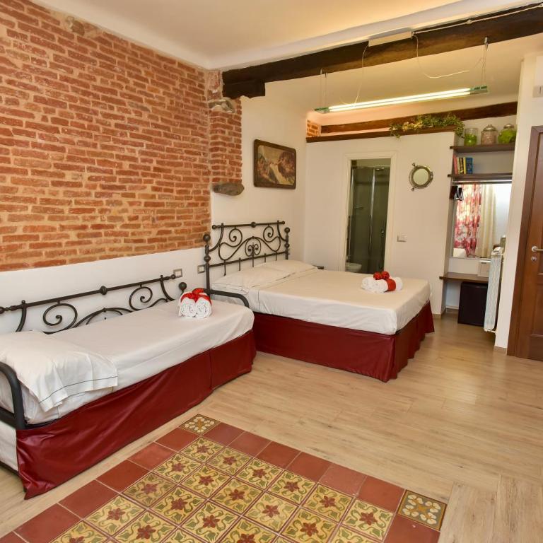 The Vernazza Main Plaza - Rooms & Suites - Family Room with Sea View - 12