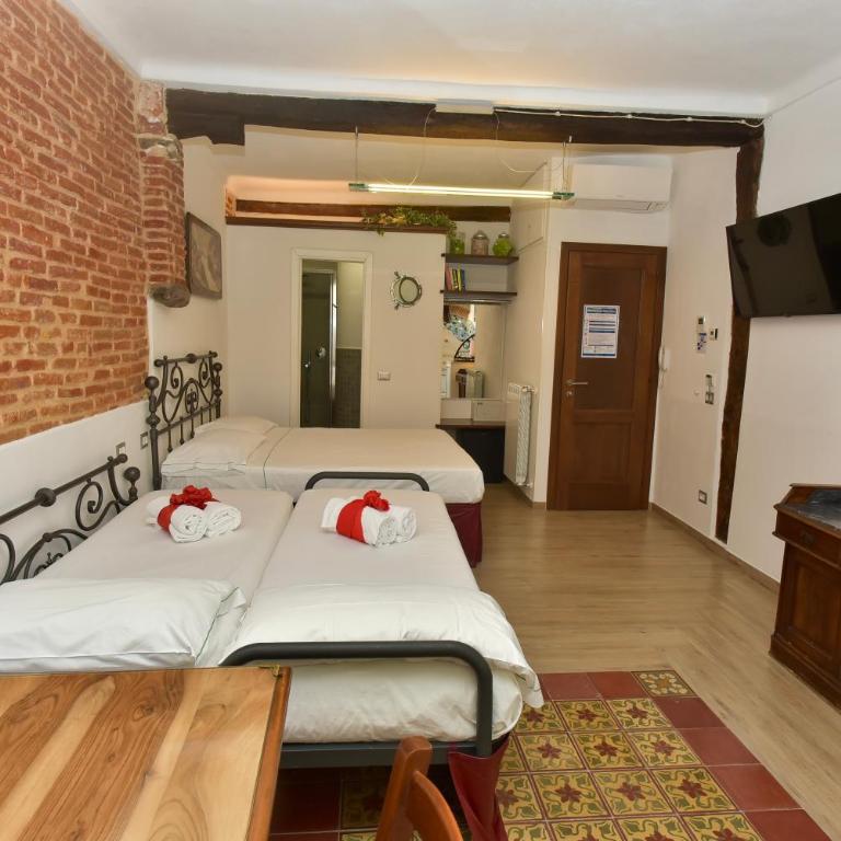 The Vernazza Main Plaza - Rooms & Suites - Family Room with Sea View - 15