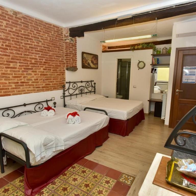 The Vernazza Main Plaza - Rooms & Suites - Family Room with Sea View - 18