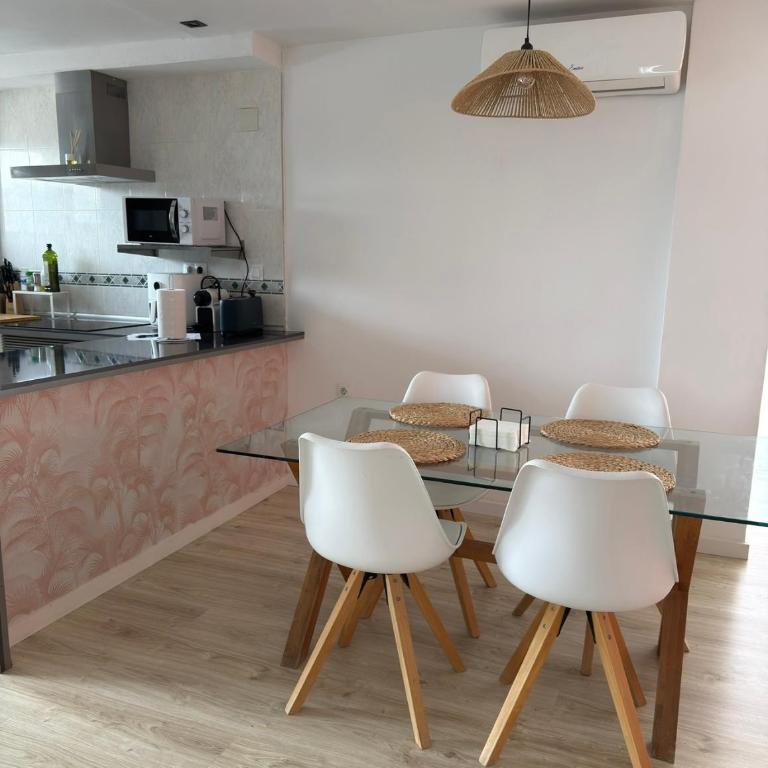 Espectacular apartamento en zona privilegiada con vistas panorámicas al mar y a la ciudad de Alicante - Two-Bedroom Apartment - 5