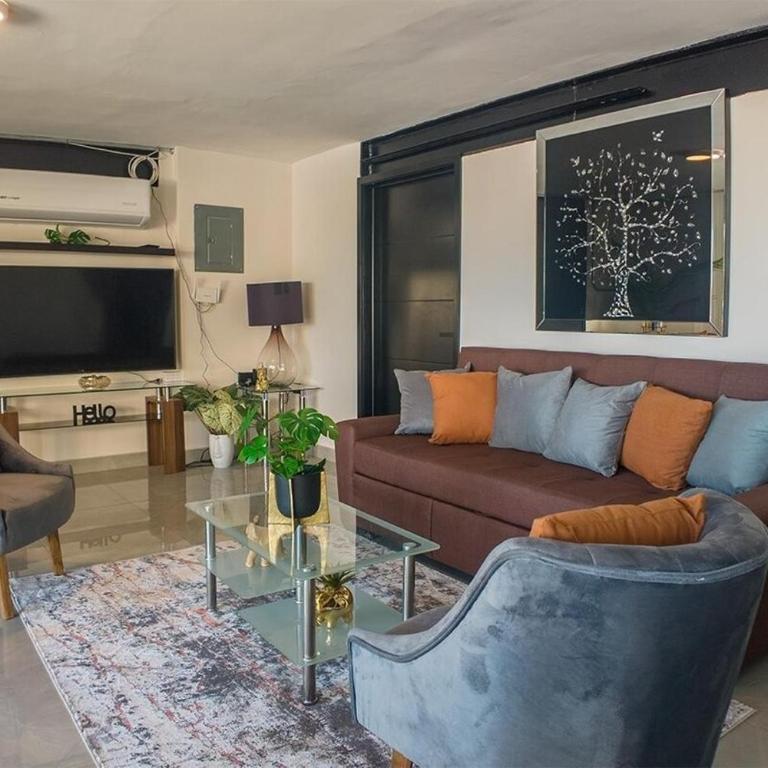 Penthouse con Terraza - Three-Bedroom Apartment - 1