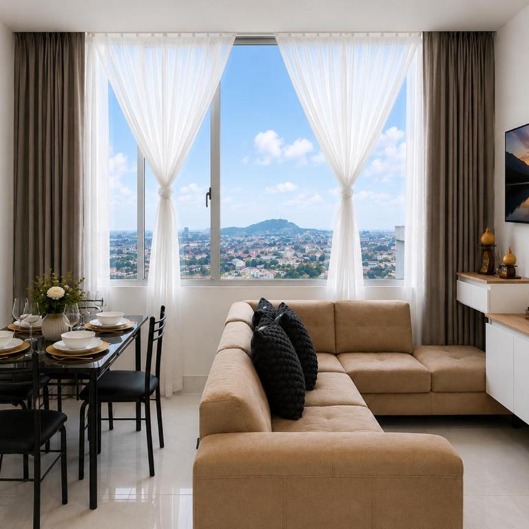 Elegante Apartamento en Torre Milenium La Aurora con Vista Urbana y Espacios Familiares Premium - Two-Bedroom Apartment - 18