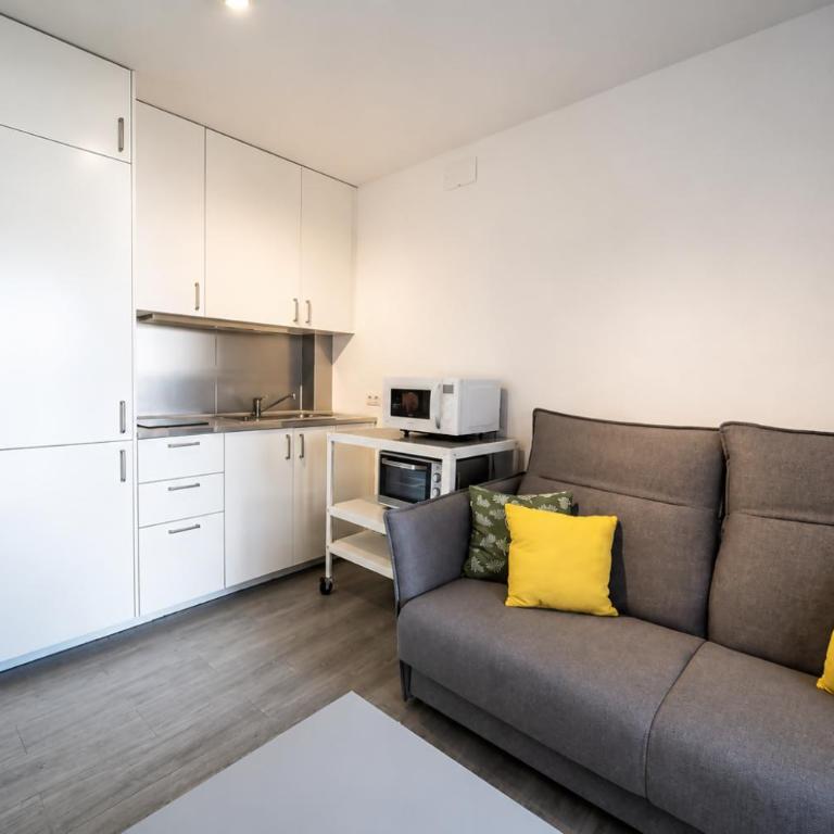 Pedregalejo Home: Near Beach, AC and Workspace - Apartamento de 2 dormitorios - 2