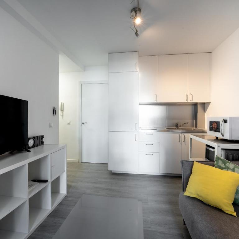 Pedregalejo Home: Near Beach, AC and Workspace - Apartamento de 2 dormitorios - 8