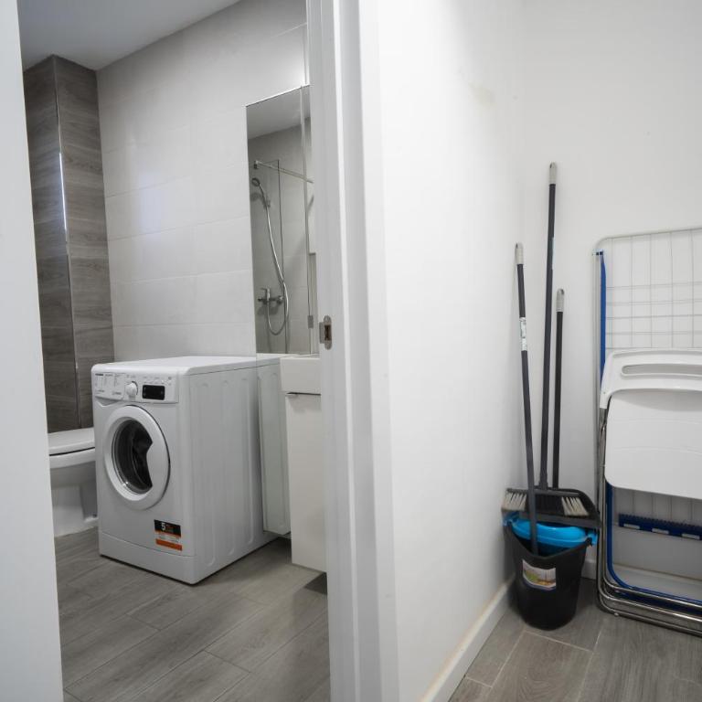 Pedregalejo Home: Near Beach, AC and Workspace - Apartamento de 2 dormitorios - 9