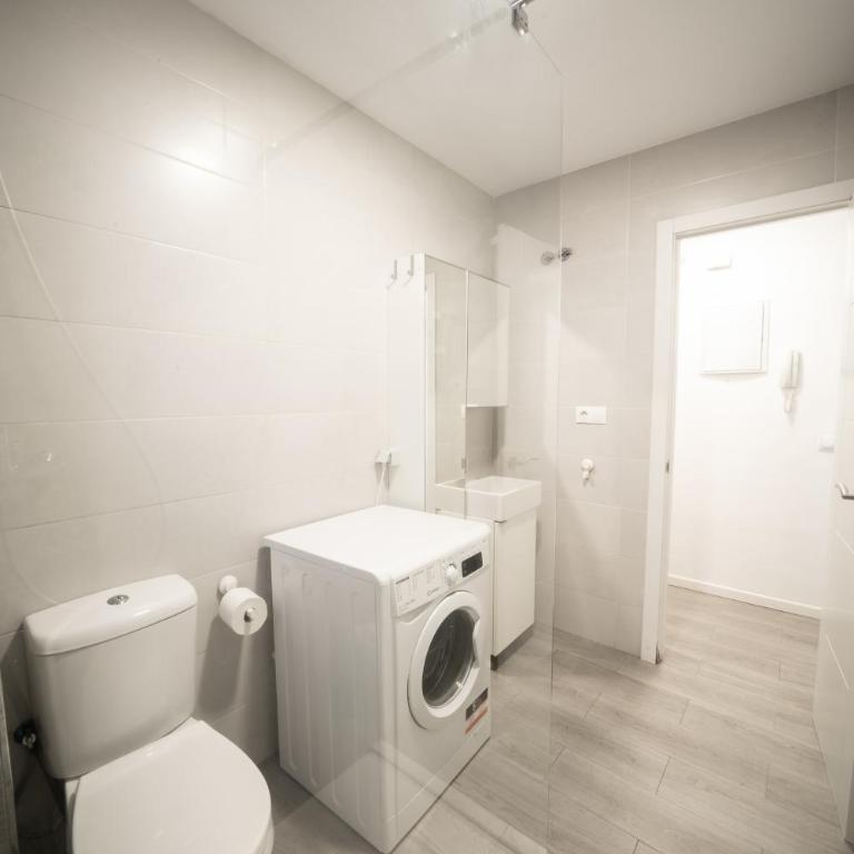 Pedregalejo Home: Near Beach, AC and Workspace - Apartamento de 2 dormitorios - 12
