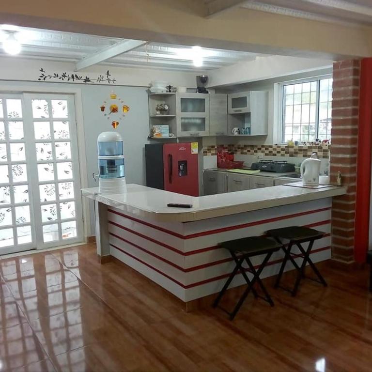 Hostal las margaritas - Apartamento de 2 dormitorios con vistas a la montaña - 1